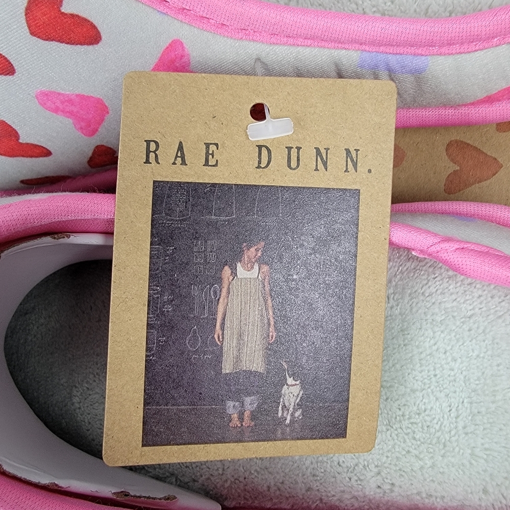Rae Dunn Love Slippers - Picture 4 of 10